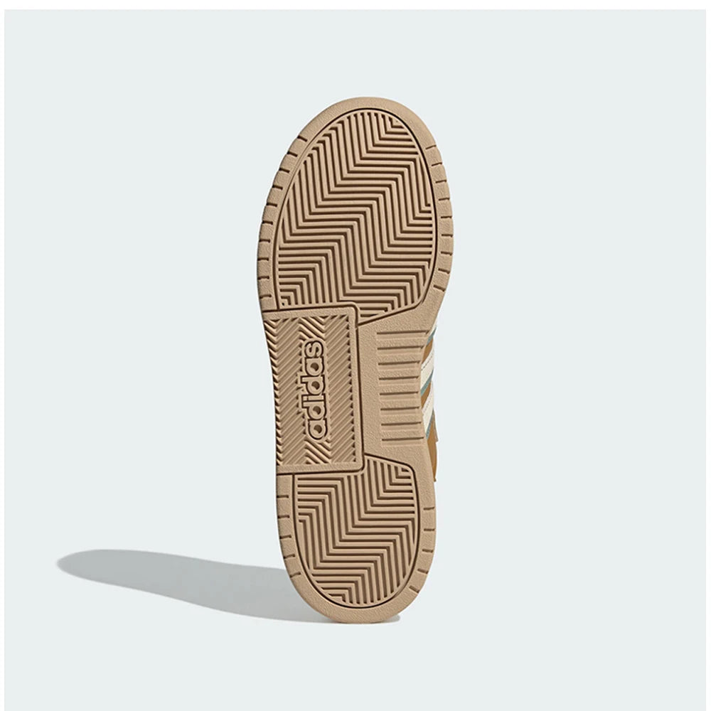 Baskets Adidas rétro légères, confortables et durables pour usage quotidien.