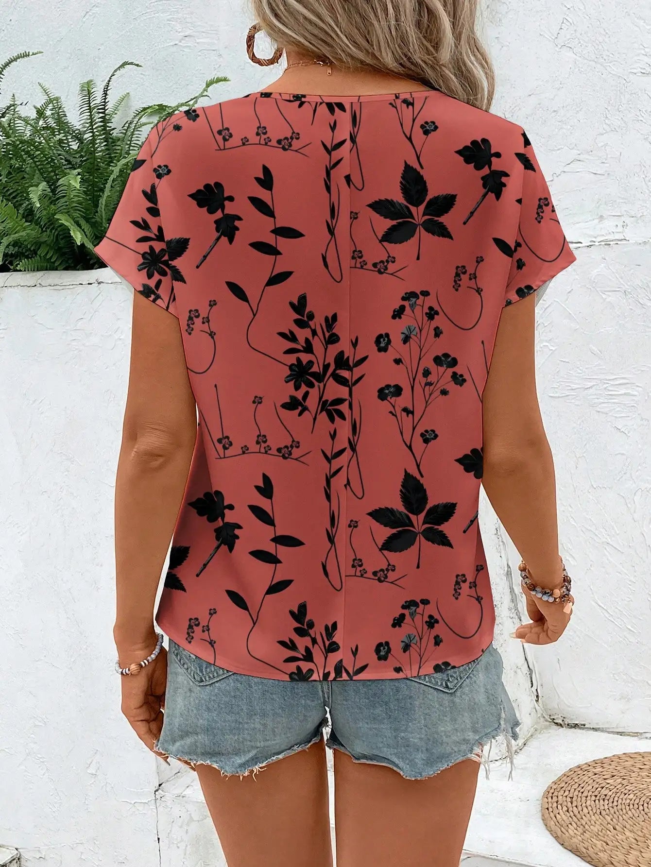 Chemisier femme luxe acajou imprimé floral – printemps/été, style plage et vacances .