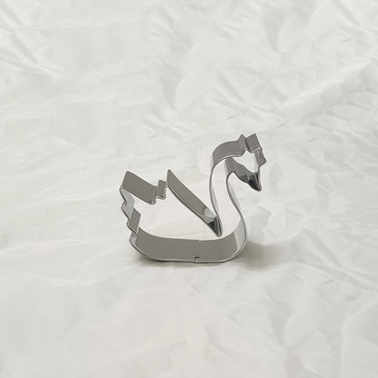 2pcs Emporte-pièces Cygne et Cœur en Inox – Décoration Pâtisserie Élégante .