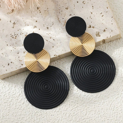 Boucles d’Oreilles Femme – Style Trio Circle, Élégantes & Tendance pour Tenues de Fête