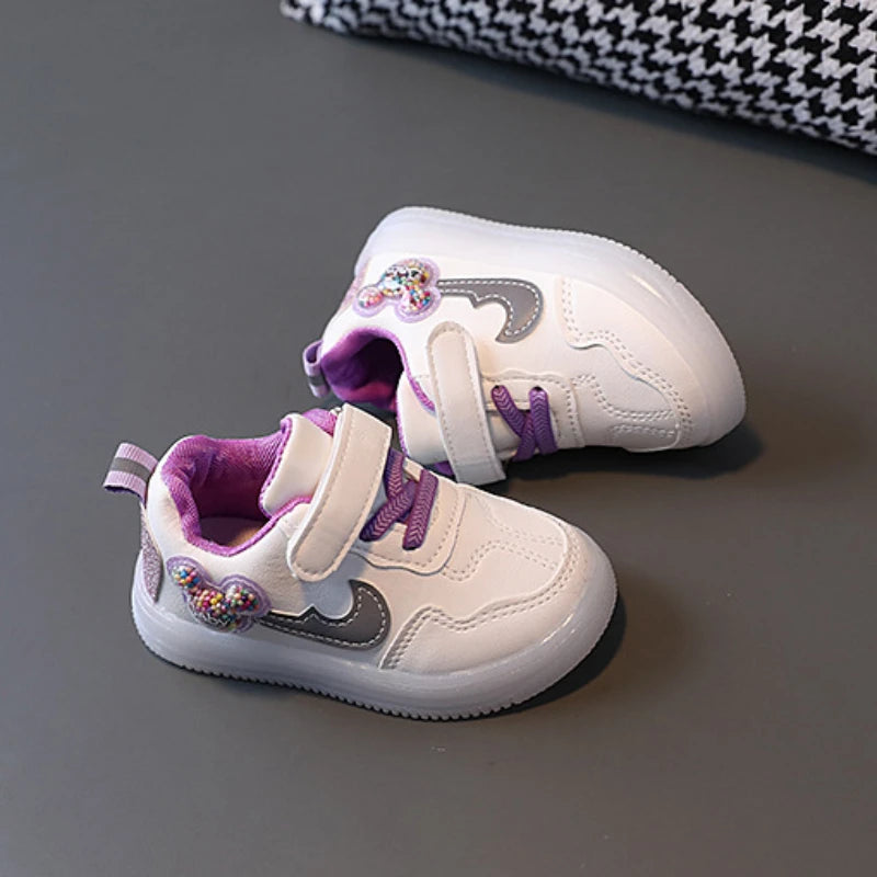 Baskets décontractées pour enfants en cuir PU avec LED, confortables et antidérapantes, idéales pour le printemps.