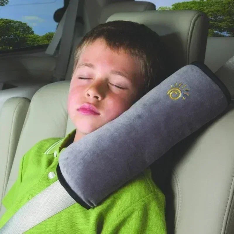 Oreiller de voiture enfant – coussin repos‑nuque avec sangle de sécurité (1 pièce)