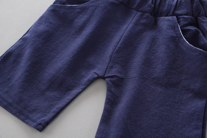 Costume d’été bébé garçon 2 pièces chemise et short, tenue décontractée et mode.