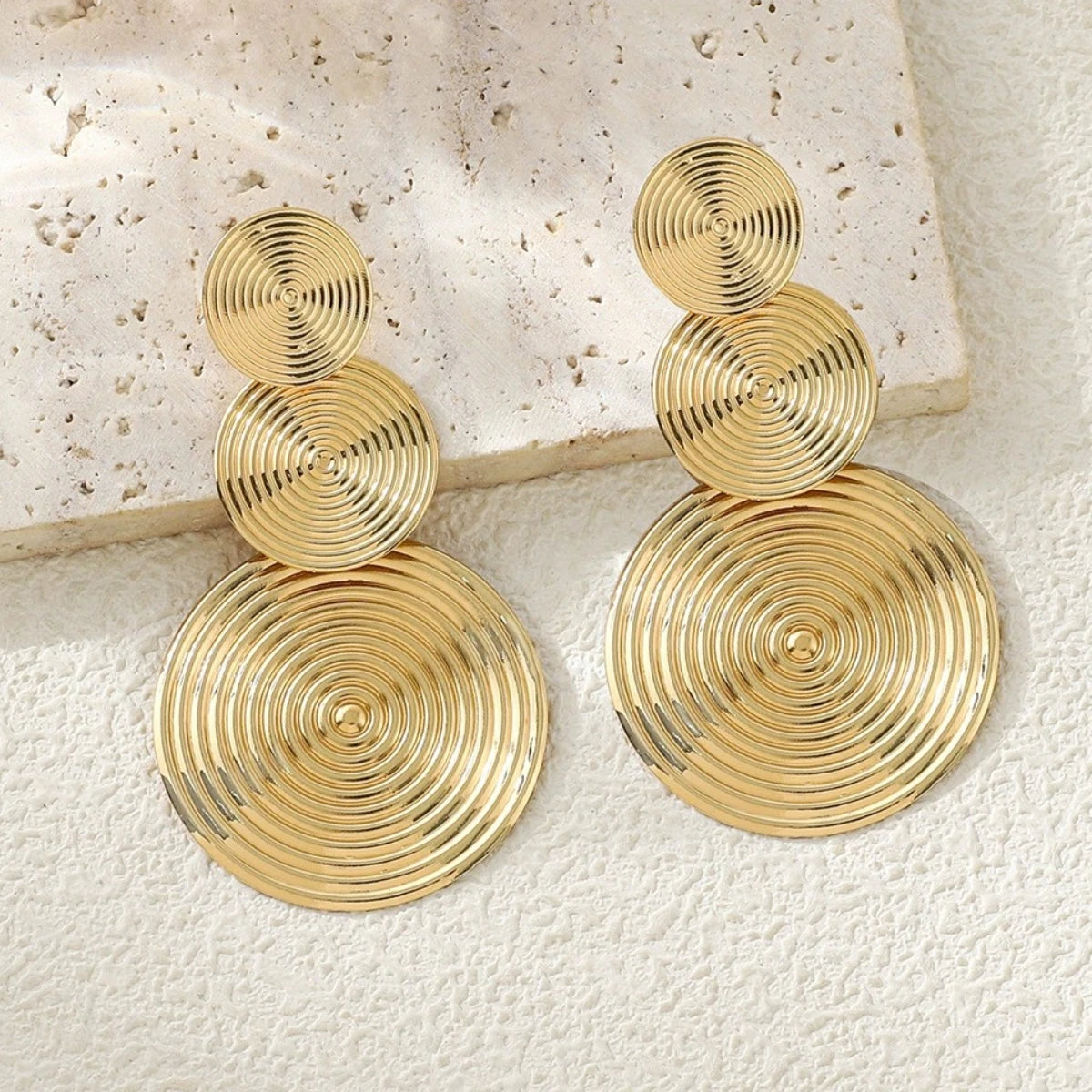 Boucles d’Oreilles Femme – Style Trio Circle, Élégantes & Tendance pour Tenues de Fête