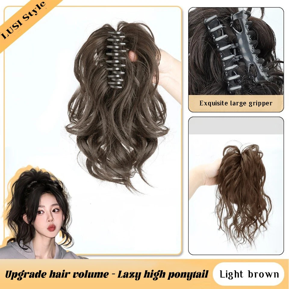 Queue de cheval synthétique OLA bouclée courte à pince noire .