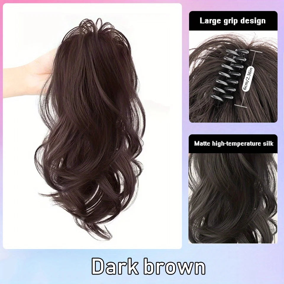 Queue de cheval synthétique OLA bouclée courte à pince noire .