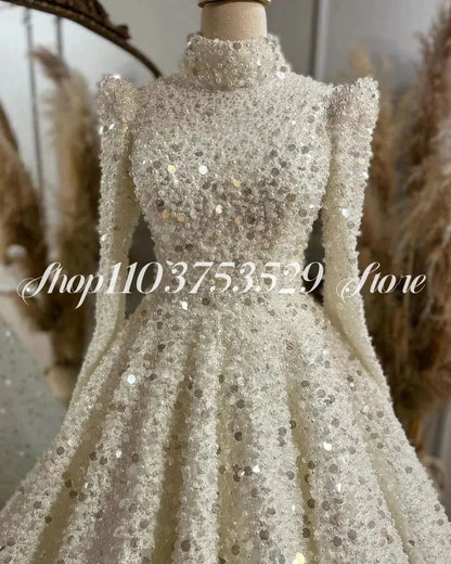 Robes de soirée longue manches avec paillettes incrustées – Collection luxe