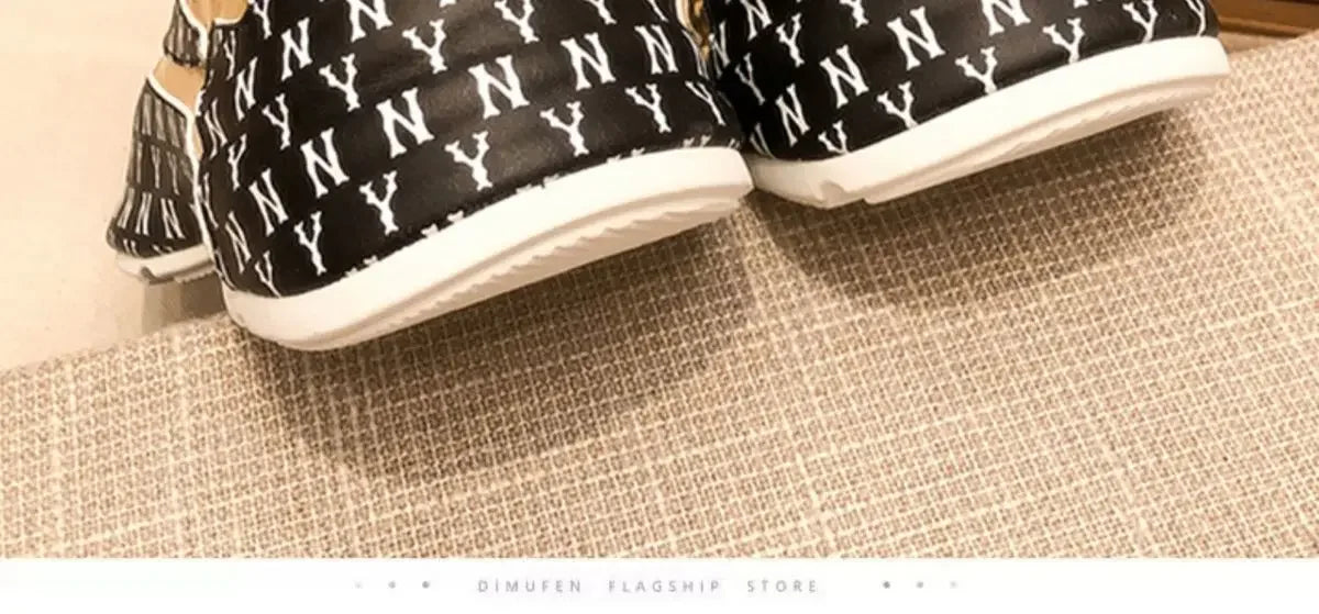 Baskets sport homme respirantes, semelle épaisse, coupe basse.