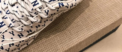 Baskets sport homme respirantes, semelle épaisse, coupe basse.