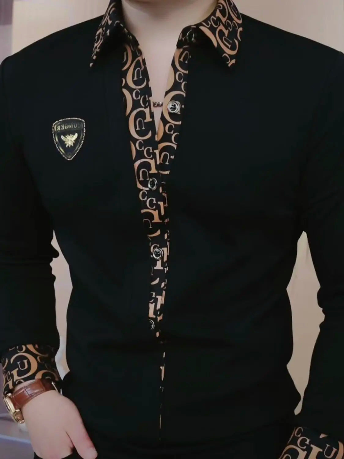 Chemise Affaires Homme Légère – Tendance Jeune, Revers Élégant .