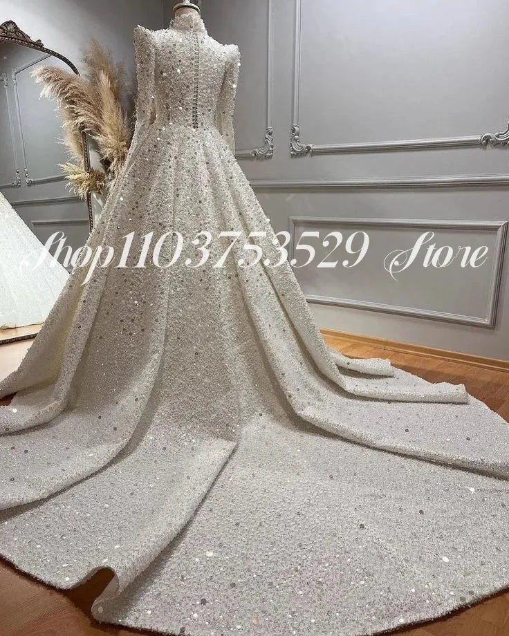 Robes de soirée longue manches avec paillettes incrustées – Collection luxe