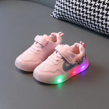Baskets décontractées pour enfants en cuir PU avec LED, confortables et antidérapantes, idéales pour le printemps.