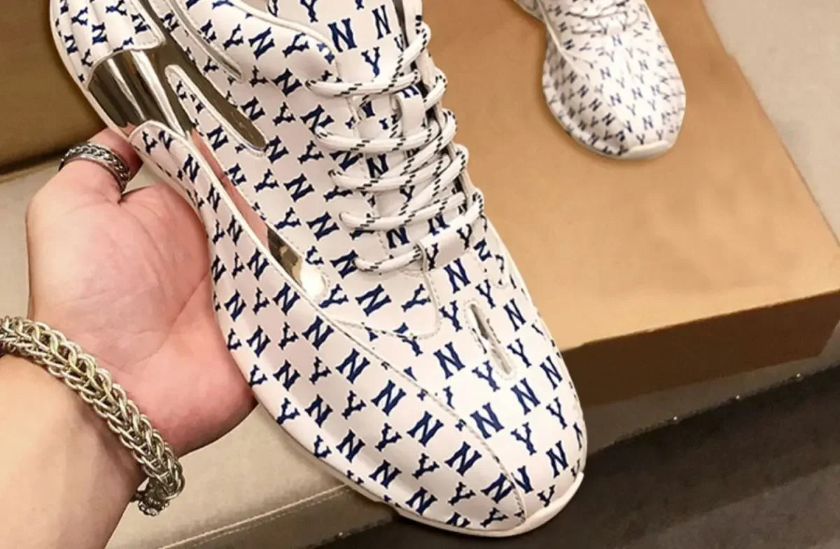 Baskets sport homme respirantes, semelle épaisse, coupe basse.