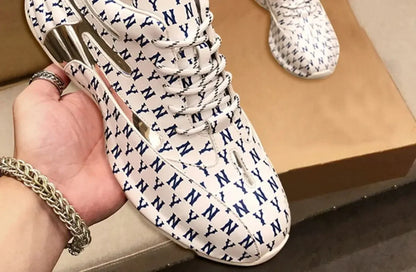 Baskets sport homme respirantes, semelle épaisse, coupe basse.