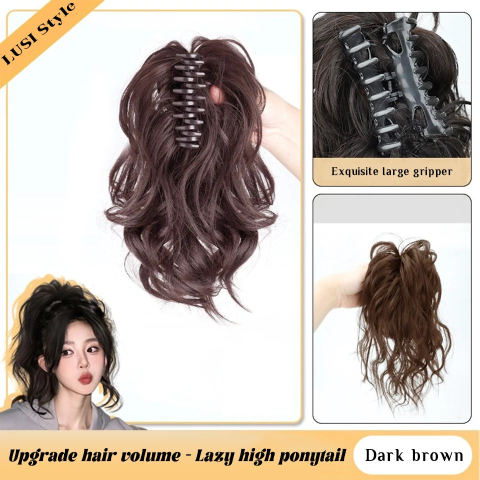 Queue de cheval synthétique OLA bouclée courte à pince noire .