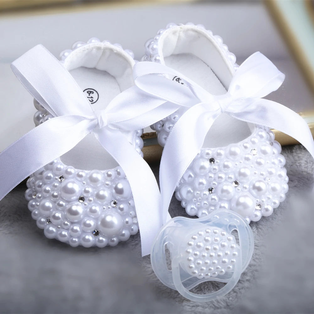 Chaussures bébé blanches à perles et strass, fait main, baptême 0-3m