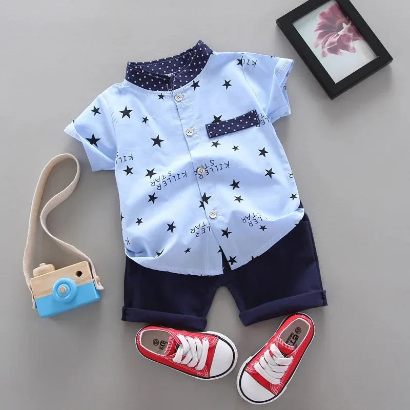 Costume d’été bébé garçon 2 pièces chemise et short, tenue décontractée et mode.