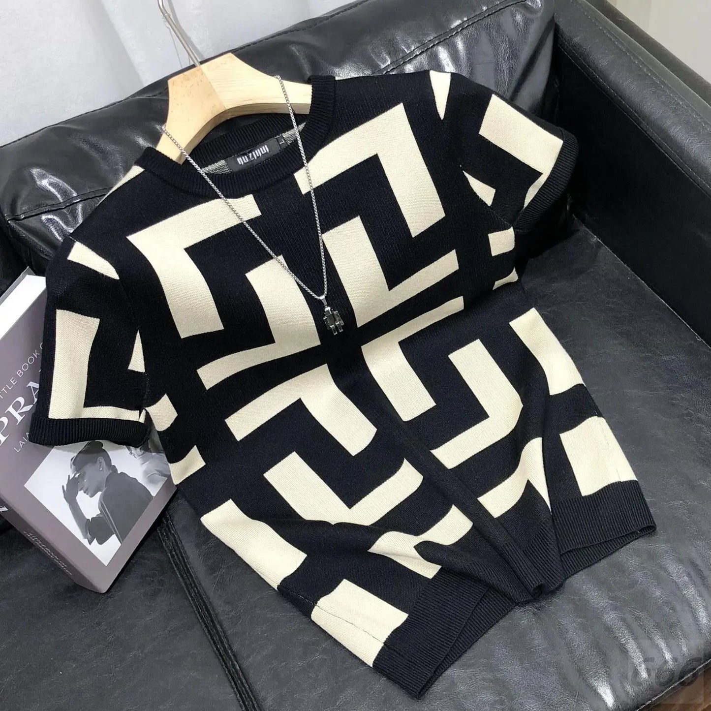 T-shirt Ice Inj à manches courtes, col rond, design haut de gamme avec imprimé géométrique, parfait pour un style casual estival, nouveau modèle