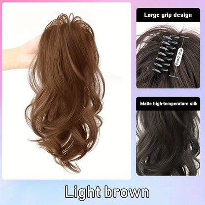 Queue de cheval synthétique OLA bouclée courte à pince noire .