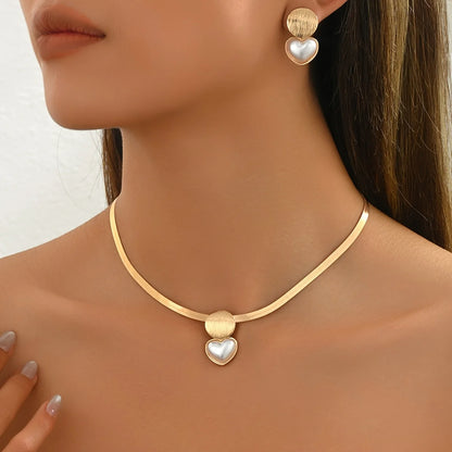 YIKOOLIN Ensemble Bijoux Femme – Doré Chic 3 Pièces, Collier & Boucles Cœur Géométrique