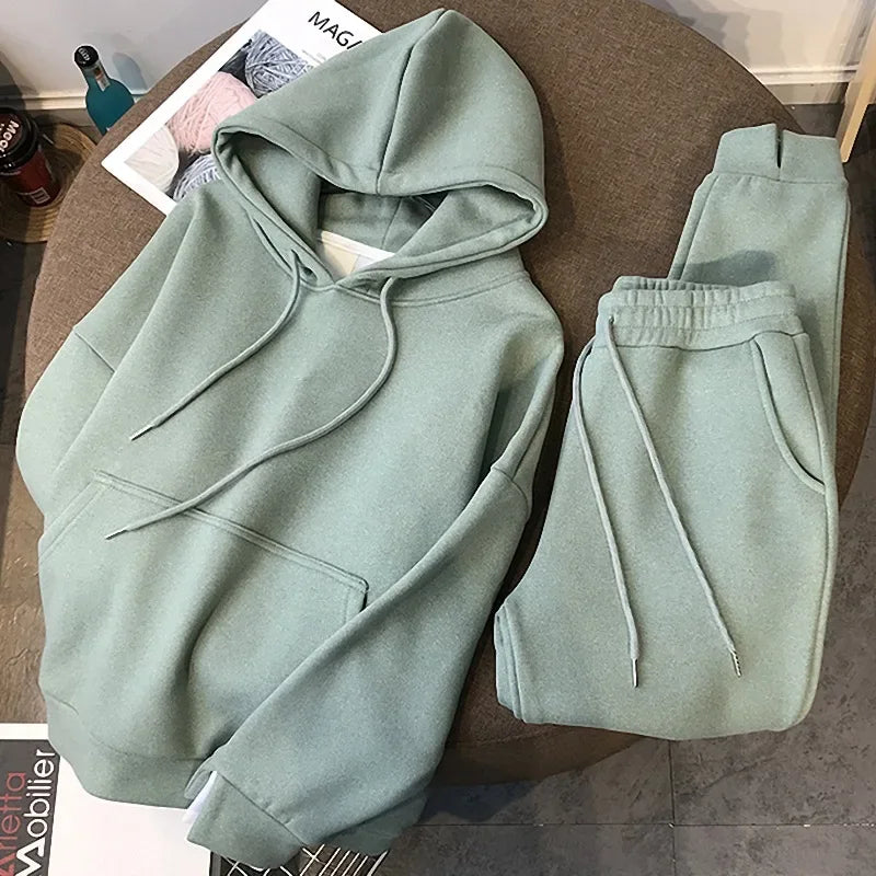Tenue Femme Sweat à Capuche + Pantalon – Hiver