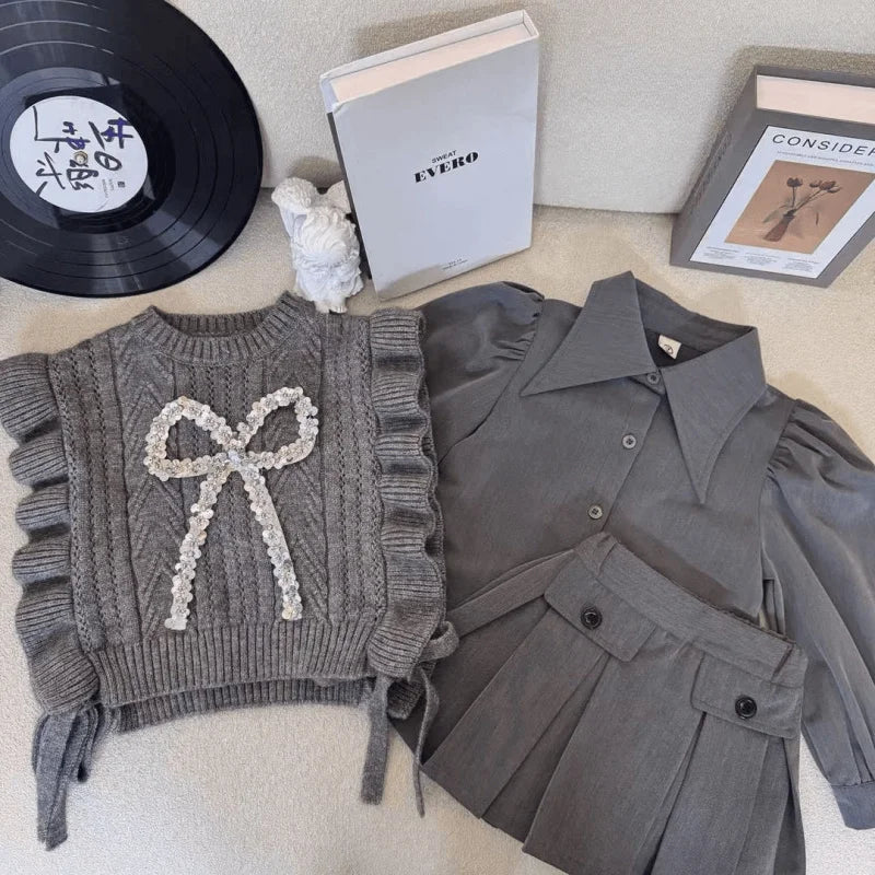 Ensemble 3 pièces fille﻿– gilet tricoté, chemise, jupe plissée