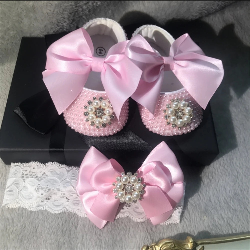 Chaussures bébé blanches à perles et strass, fait main, baptême 0-3m