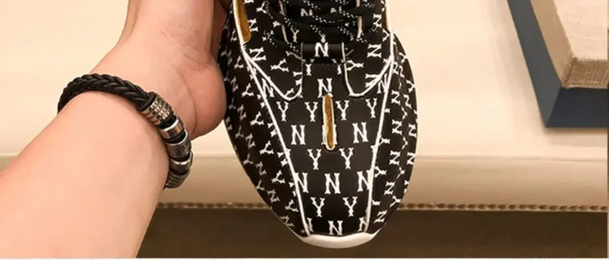 Baskets sport homme respirantes, semelle épaisse, coupe basse.