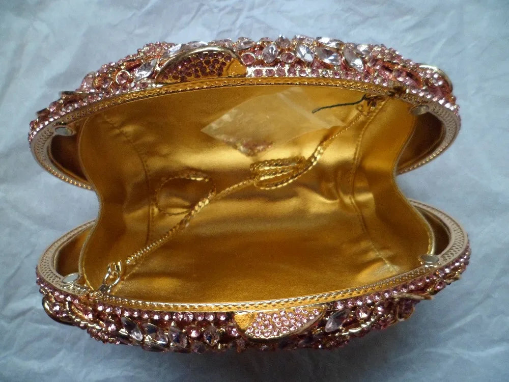 Sacs à main de luxe en métal doré pour femmes, marqués pour mariages et fêtes.