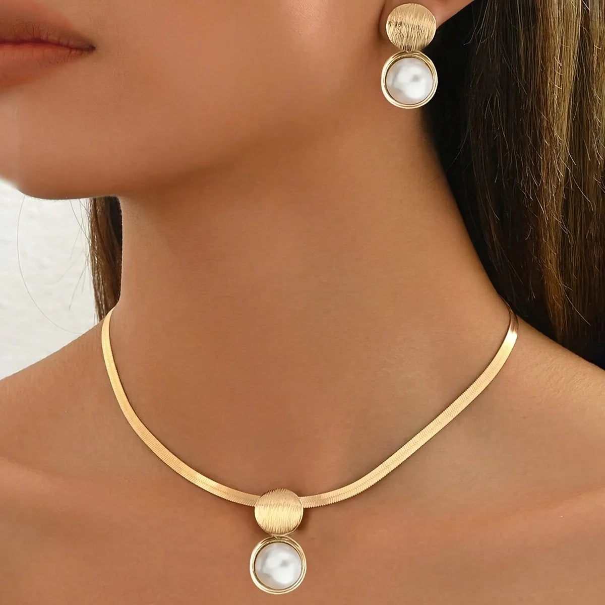 YIKOOLIN Ensemble Bijoux Femme – Doré Chic 3 Pièces, Collier & Boucles Cœur Géométrique