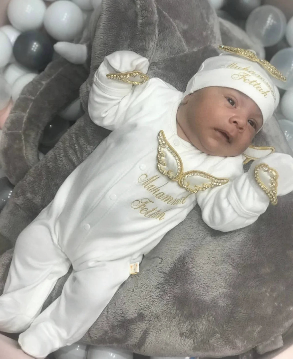 Barboteuse Bébé Jetable avec Nom, Ailes d'Ange, Sortie de Maternité .