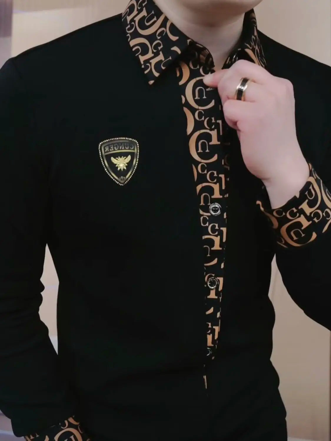 Chemise Affaires Homme Légère – Tendance Jeune, Revers Élégant .