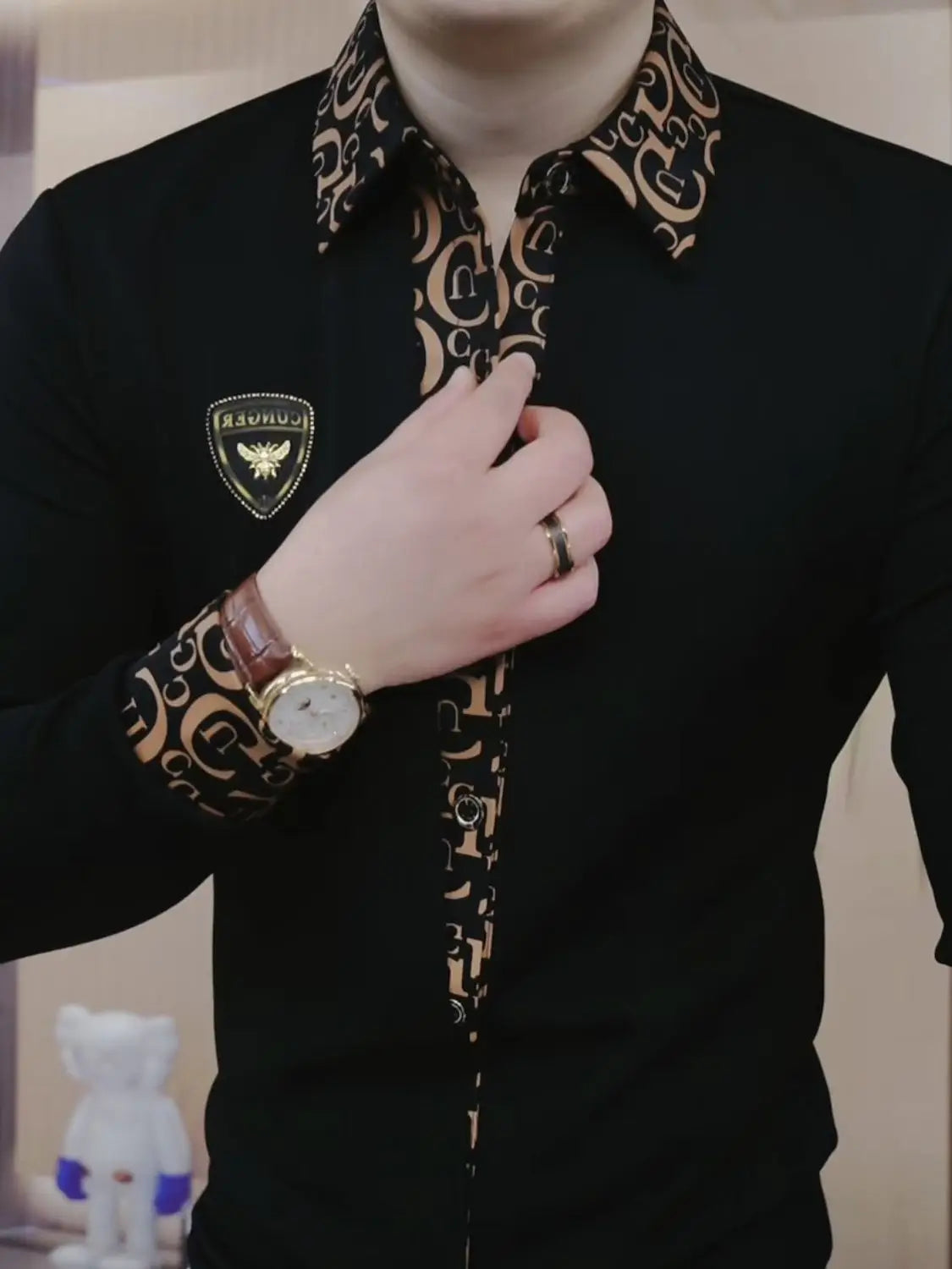 Chemise Affaires Homme Légère – Tendance Jeune, Revers Élégant .